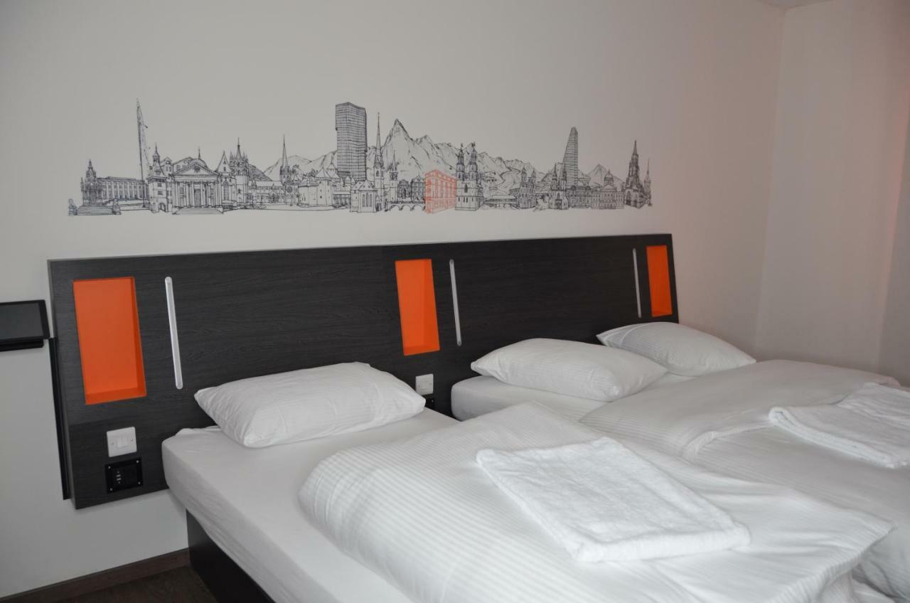 Easyhotel Zurich West ภายนอก รูปภาพ